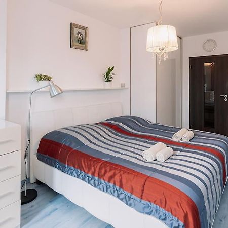 Family Aquarium Haven Apartment Братислава Екстериор снимка