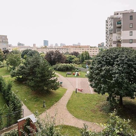 Family Aquarium Haven Apartment Братислава Екстериор снимка