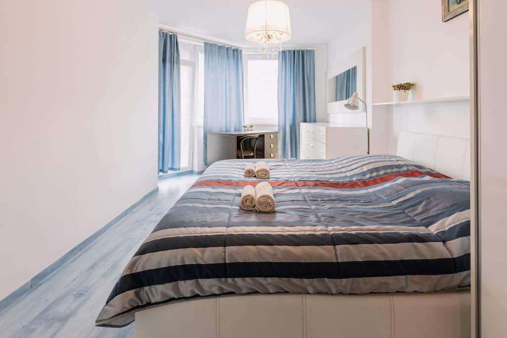 Family Aquarium Haven Apartment Братислава Екстериор снимка
